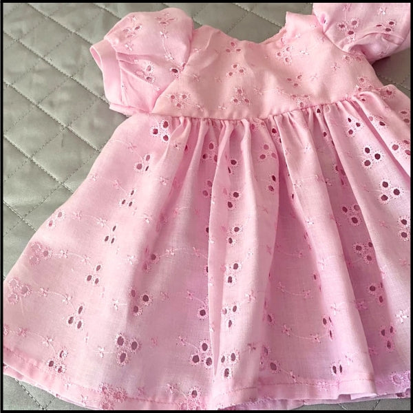 Broderie Anglaise Fabric - Pound Fabrics