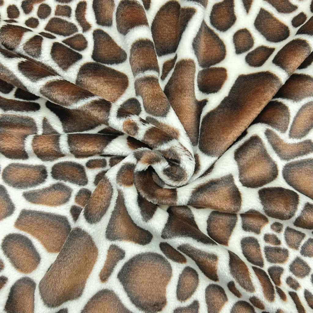 thumbnail image 2 of CRS Fur Fabrics Printed Polycotton Craft Fabric – Giraffes – 80% Polyester 20% Cotton – Multicoloured 2 of 5
